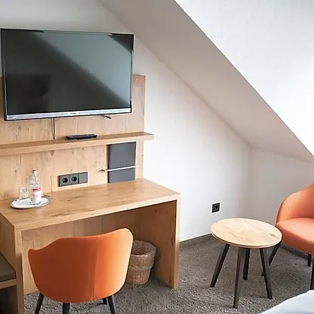 Landgasthof Kinzigstrand Отель Биберах